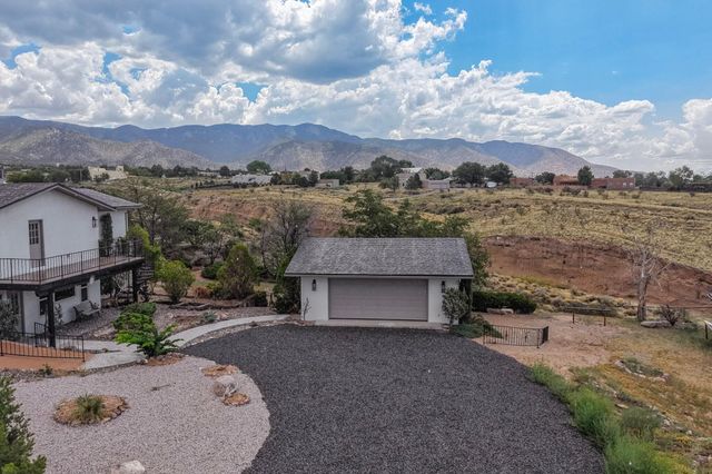 12300 Palomas Avenue NE, Albuquerque, NM 87122