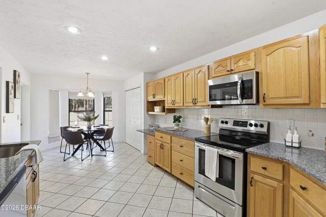 5070 NE 52nd Place, High Springs, FL 32643