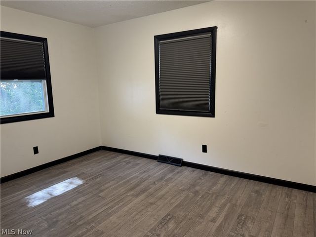 522 Grandview Avenue, Barberton, OH 44203
