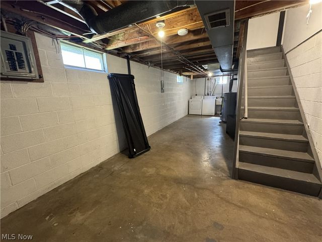 522 Grandview Avenue, Barberton, OH 44203