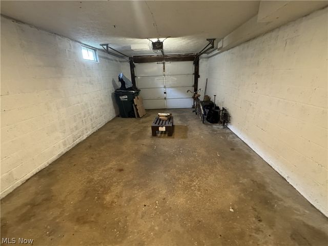 522 Grandview Avenue, Barberton, OH 44203