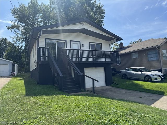 522 Grandview Avenue, Barberton, OH 44203