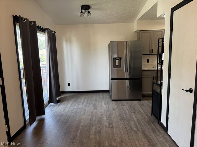 522 Grandview Avenue, Barberton, OH 44203