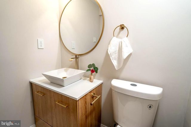 1009 EDGEMOOR RD, Cherry Hill, NJ 08034