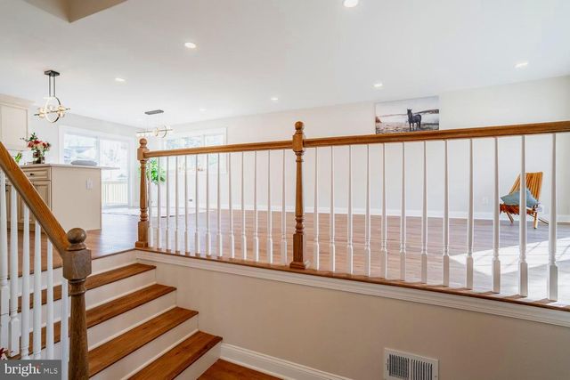 1009 EDGEMOOR RD, Cherry Hill, NJ 08034