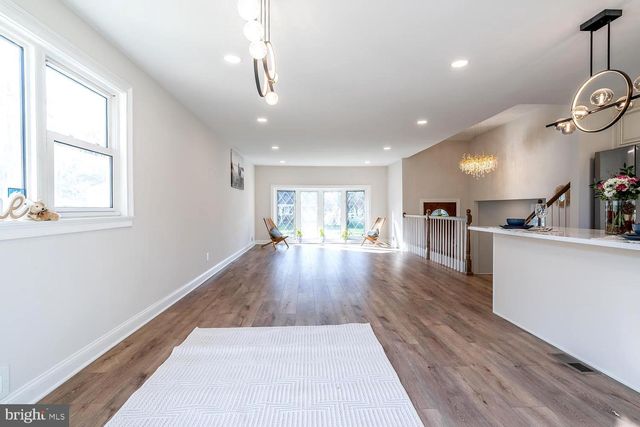 1009 EDGEMOOR RD, Cherry Hill, NJ 08034