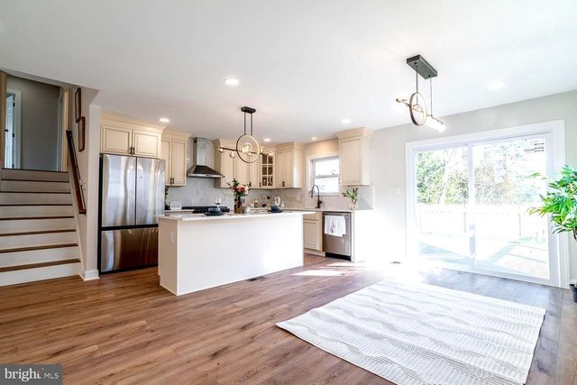 1009 EDGEMOOR RD, Cherry Hill, NJ 08034