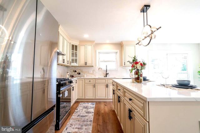 1009 EDGEMOOR RD, Cherry Hill, NJ 08034