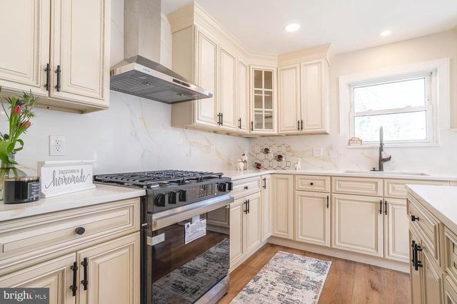 1009 EDGEMOOR RD, Cherry Hill, NJ 08034