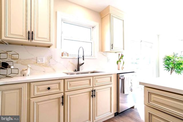 1009 EDGEMOOR RD, Cherry Hill, NJ 08034