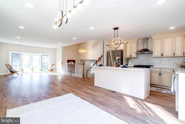 1009 EDGEMOOR RD, Cherry Hill, NJ 08034