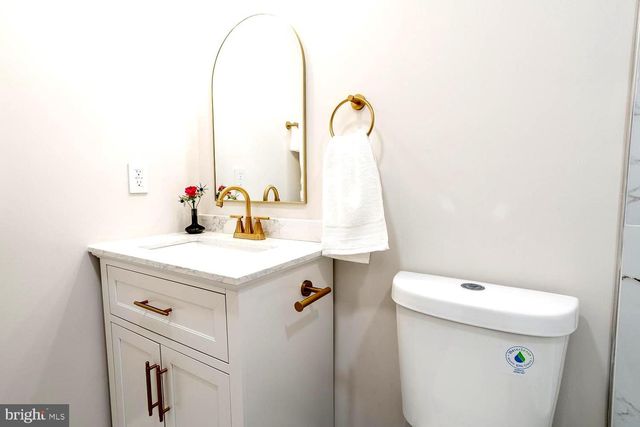 1009 EDGEMOOR RD, Cherry Hill, NJ 08034