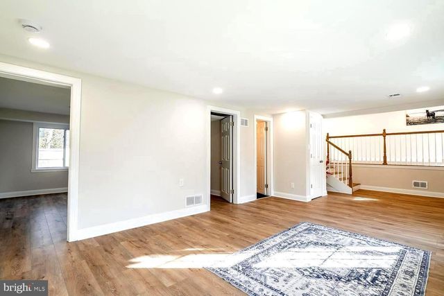 1009 EDGEMOOR RD, Cherry Hill, NJ 08034