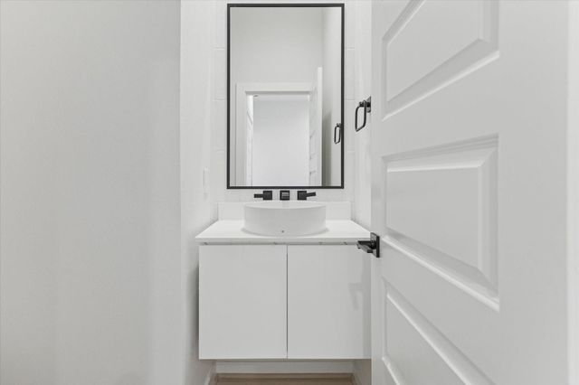 817 Thornton Road F, Houston, TX 77018