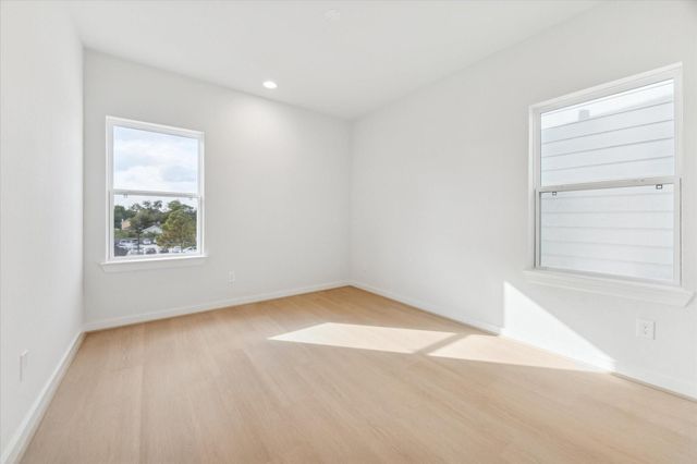 817 Thornton Road F, Houston, TX 77018