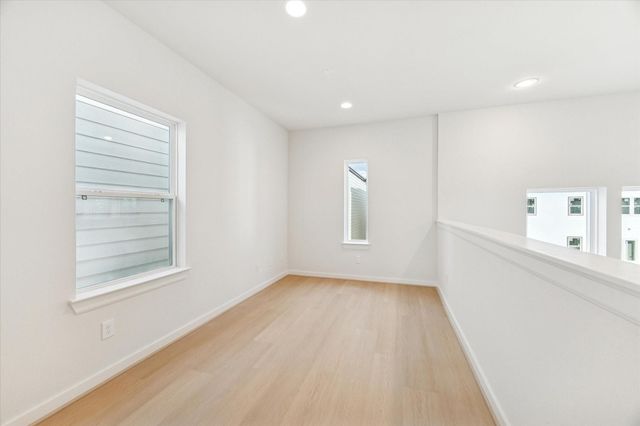 817 Thornton Road F, Houston, TX 77018