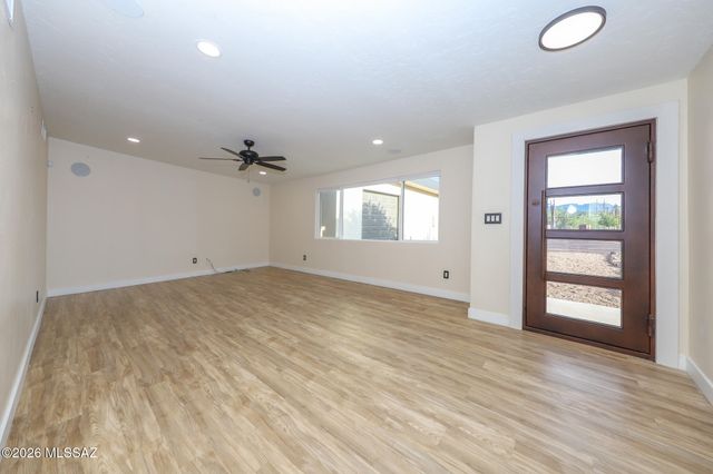 6760 W Ina Road, Tucson, AZ 85743