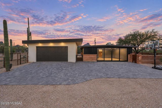 6760 W Ina Road, Tucson, AZ 85743