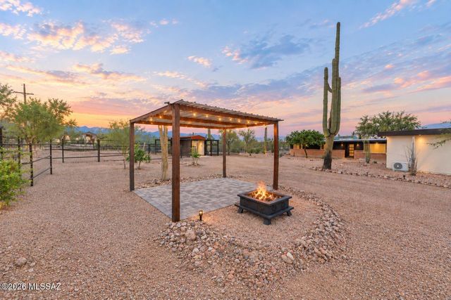 6760 W Ina Road, Tucson, AZ 85743