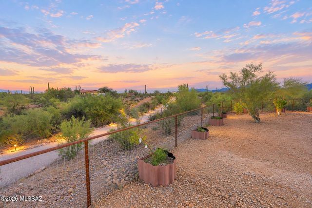 6760 W Ina Road, Tucson, AZ 85743