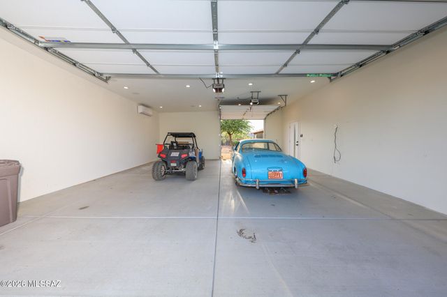6760 W Ina Road, Tucson, AZ 85743