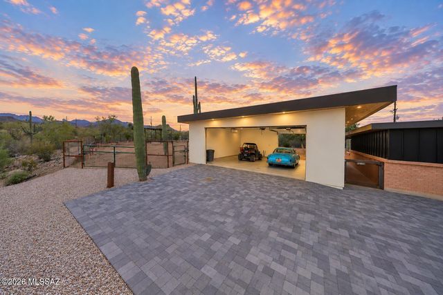 6760 W Ina Road, Tucson, AZ 85743