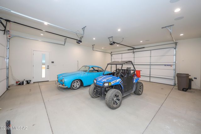 6760 W Ina Road, Tucson, AZ 85743