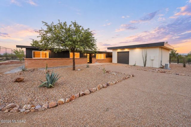 6760 W Ina Road, Tucson, AZ 85743
