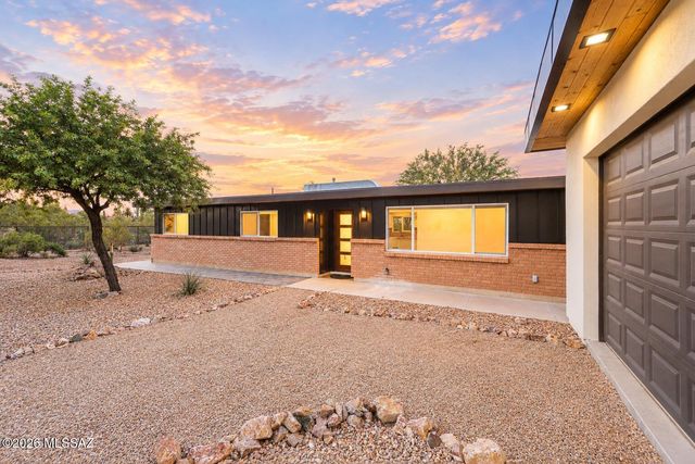 6760 W Ina Road, Tucson, AZ 85743