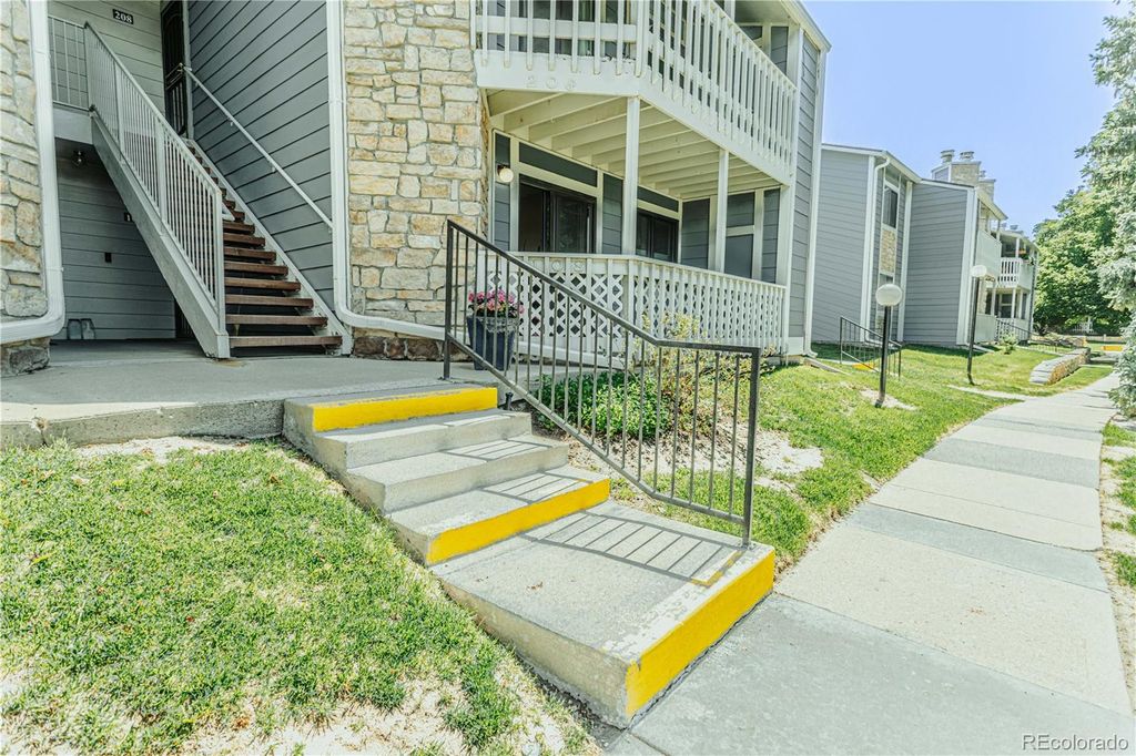 8335 Fairmount Drive 10-108, Denver, CO 80247
