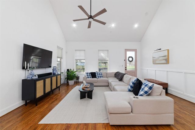 8726 Kempwood Drive, Houston, TX 77080