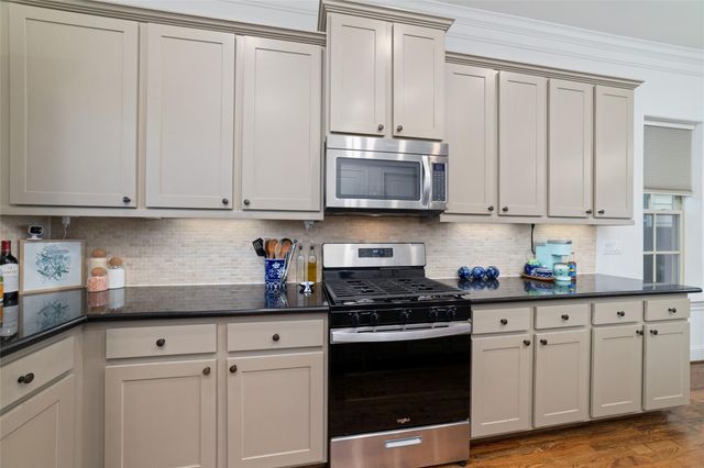 8726 Kempwood Drive, Houston, TX 77080