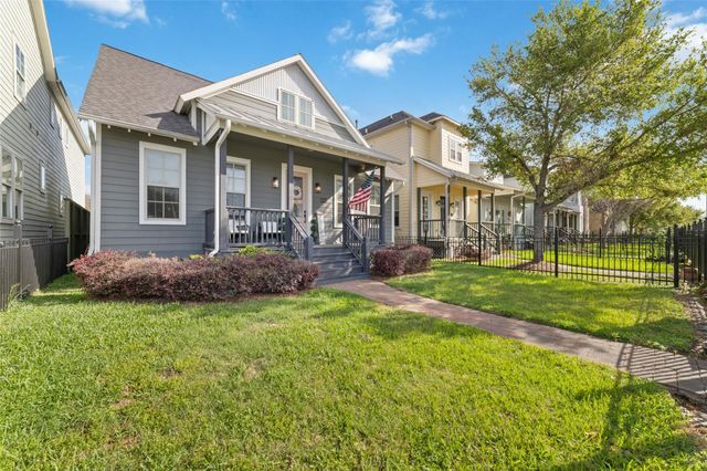 8726 Kempwood Drive, Houston, TX 77080