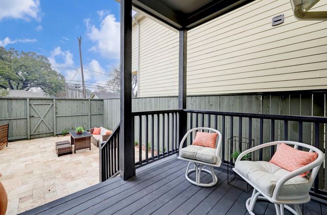 8726 Kempwood Drive, Houston, TX 77080