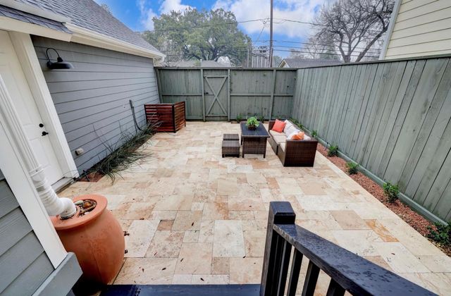 8726 Kempwood Drive, Houston, TX 77080