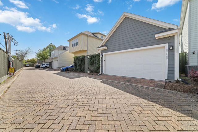 8726 Kempwood Drive, Houston, TX 77080