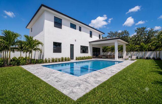 13044 DAVIE OAKS Drive, Davie, FL 33325