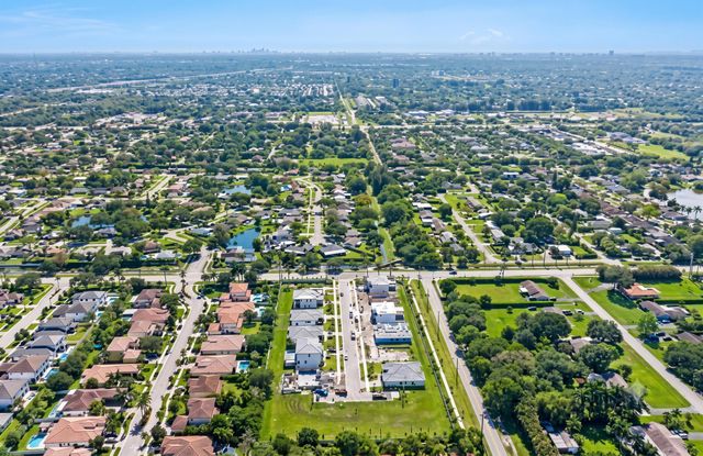 13044 DAVIE OAKS Drive, Davie, FL 33325