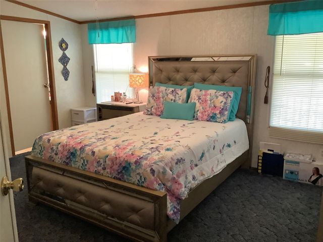 161 Oakdale Drive, Huntsville, TX 77320