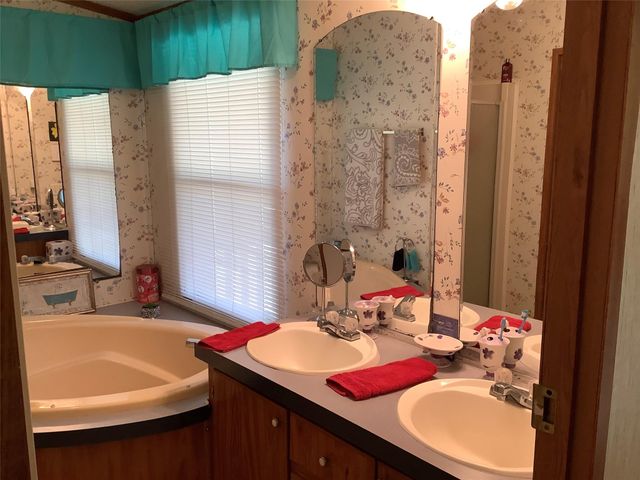 161 Oakdale Drive, Huntsville, TX 77320