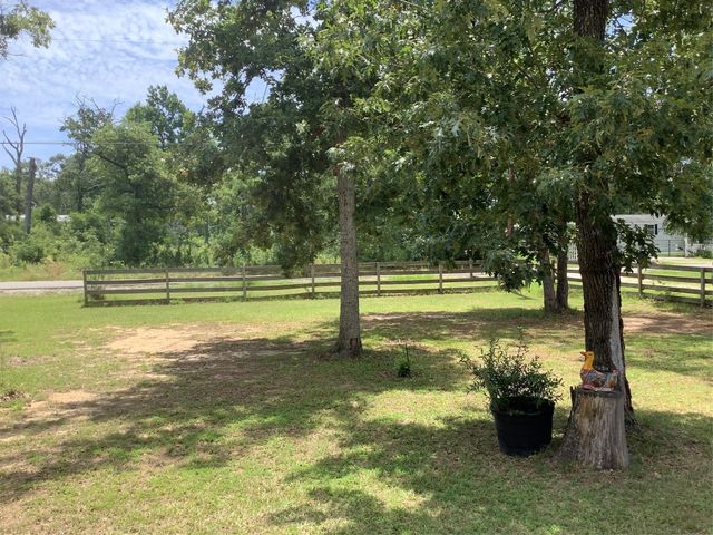161 Oakdale Drive, Huntsville, TX 77320