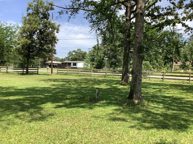 161 Oakdale Drive, Huntsville, TX 77320