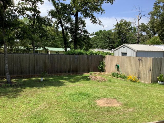 161 Oakdale Drive, Huntsville, TX 77320