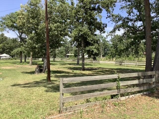 161 Oakdale Drive, Huntsville, TX 77320