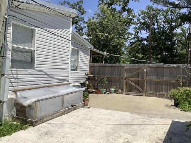 161 Oakdale Drive, Huntsville, TX 77320