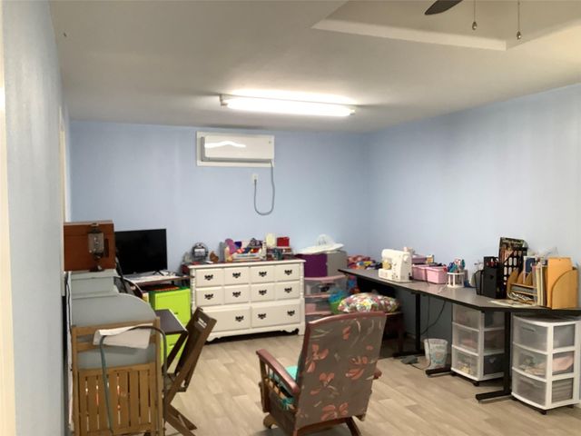 161 Oakdale Drive, Huntsville, TX 77320