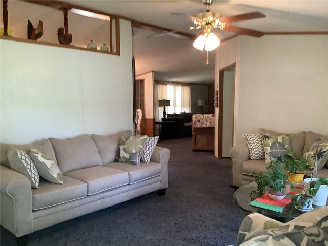 161 Oakdale Drive, Huntsville, TX 77320