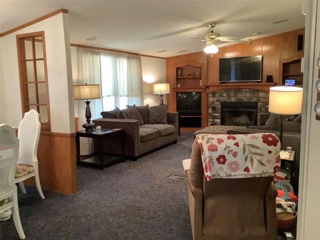 161 Oakdale Drive, Huntsville, TX 77320