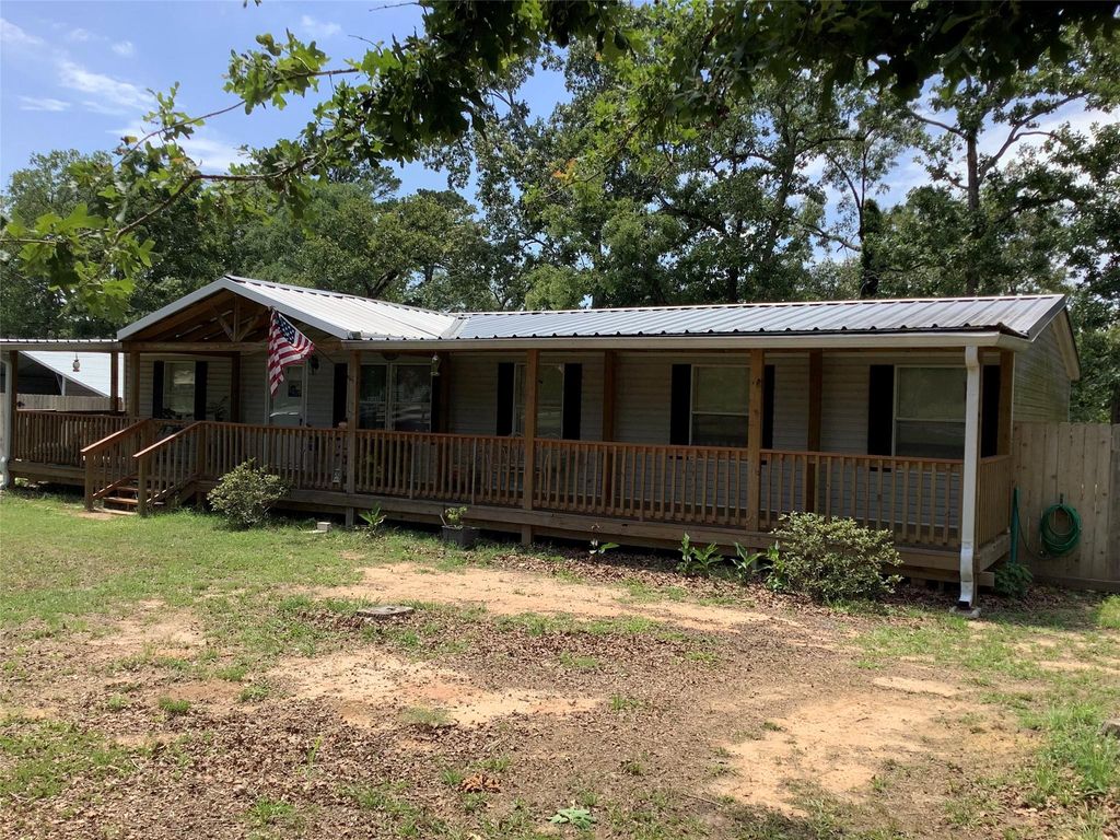 161 Oakdale Drive, Huntsville, TX 77320