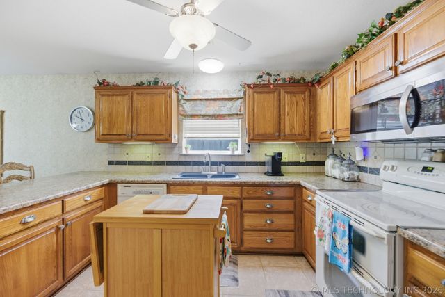 1085 E 138th Street, Glenpool, OK 74033